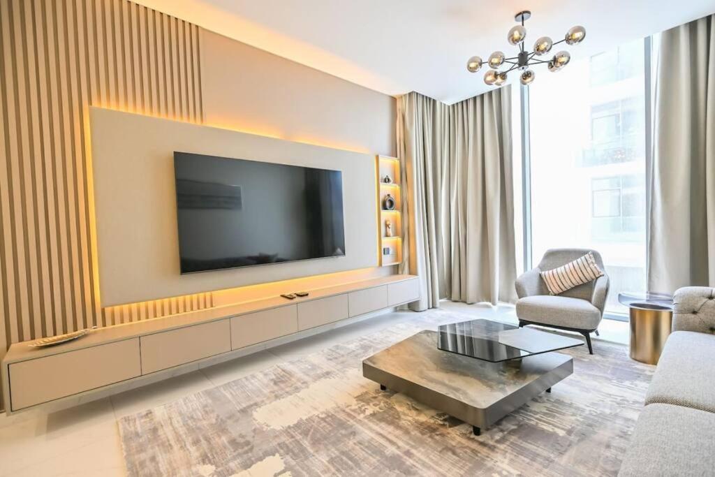 Luxe Shortlet - 1Br Oasis By Crystal Lagoon In District One Meydan Apartment Dubai Bagian luar foto